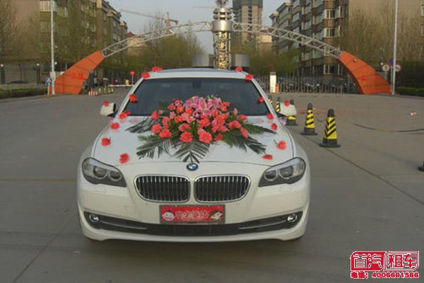 租車公司會(huì)對(duì)婚慶用車進(jìn)行一定的布置